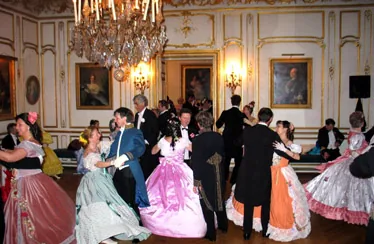 Mai 2004 : "Bal des Fleurs" au château de Breteuil