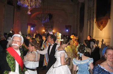 Septembre 2005 : Bicentenaire de la naissance de Ferdinand de Lesseps, organisé par la municipalité et l'association "le bal côté Versailles", avec la participation de Carnet de Bals